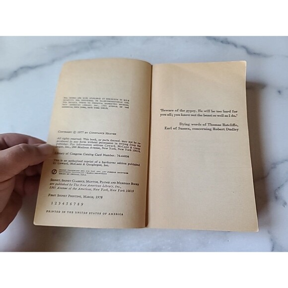 The Queen And The Gypsy By Constance Heaven Paperback - Picture 4 of 10